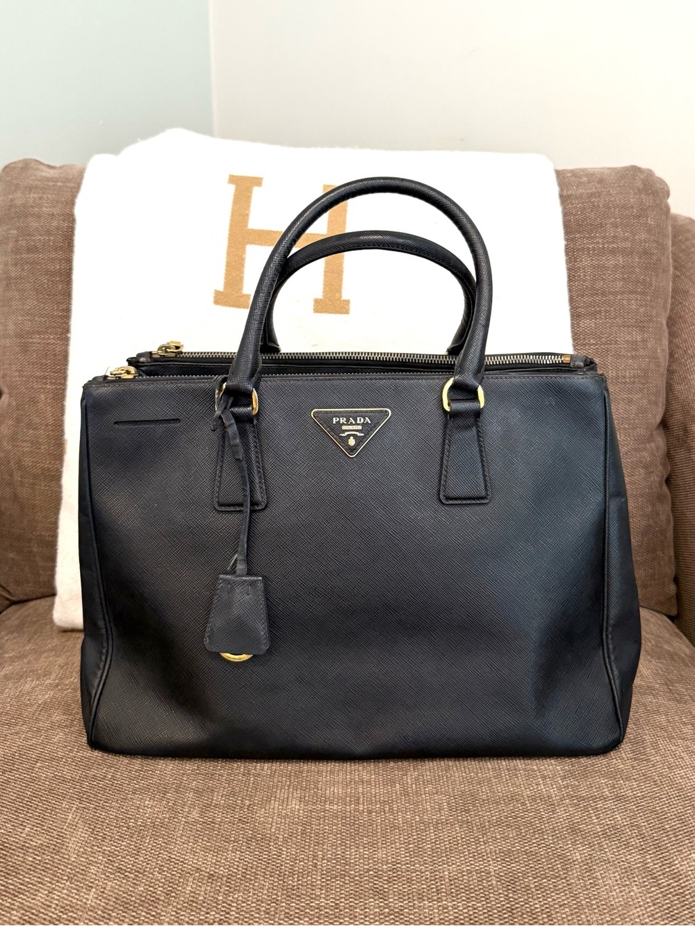 Authentic Prada Galleria Saffiano Black Leather Tote Bag gold hardware